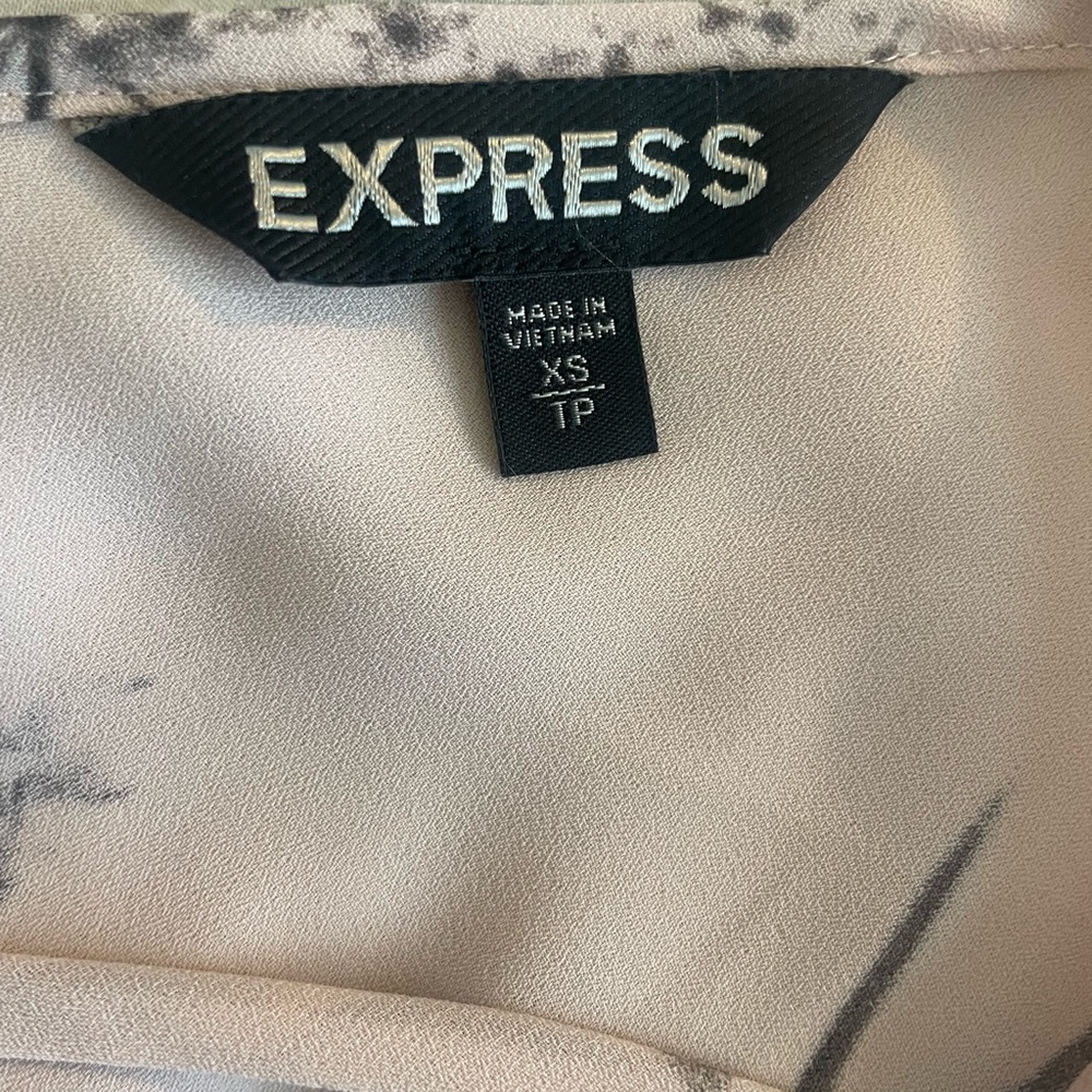 Express Blouse - Picture 3 of 3